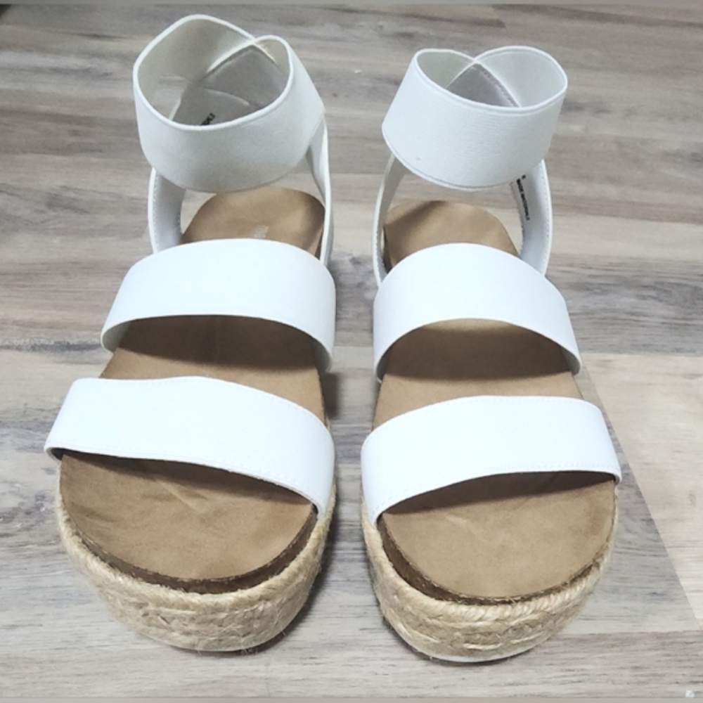 Madden Girl Women's Carly Espadrille Wedge Sandal White Size 7 - New in Box - Picture 2 of 11